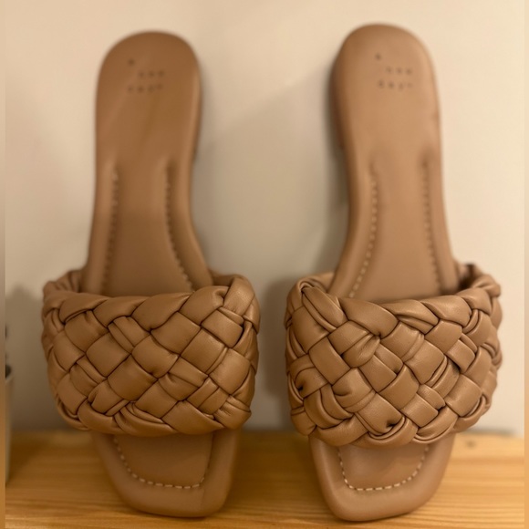 a new day. Women’s Clarissa Slide Sandals | Size 7.5 - Picture 2 of 3